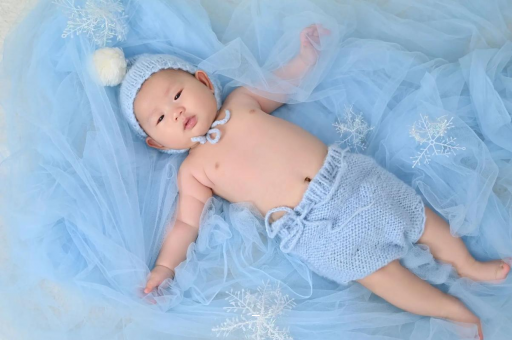 衡东宝宝间歇性斜视